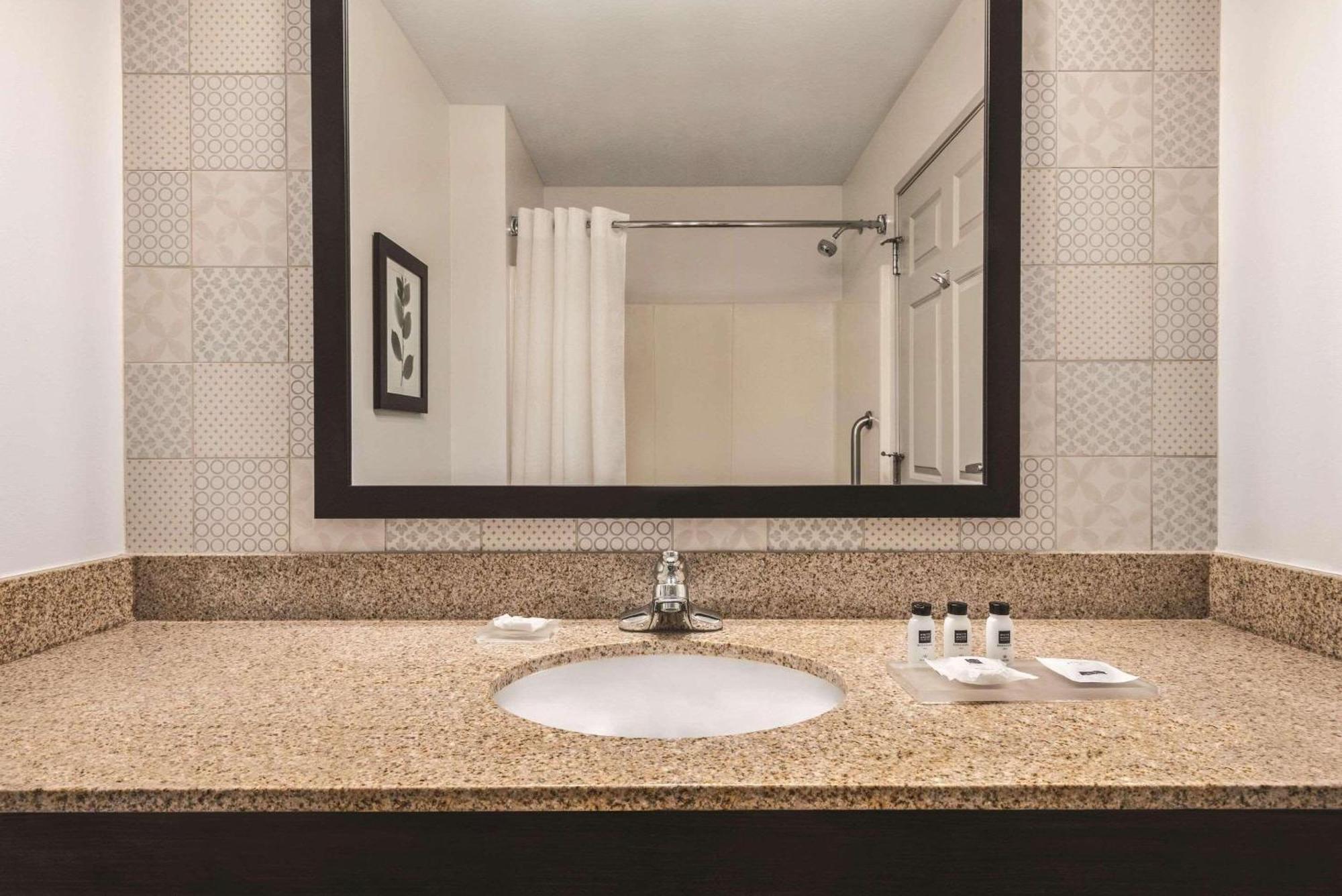 Country Inn & Suites By Radisson, Green Bay East, Wi Extérieur photo
